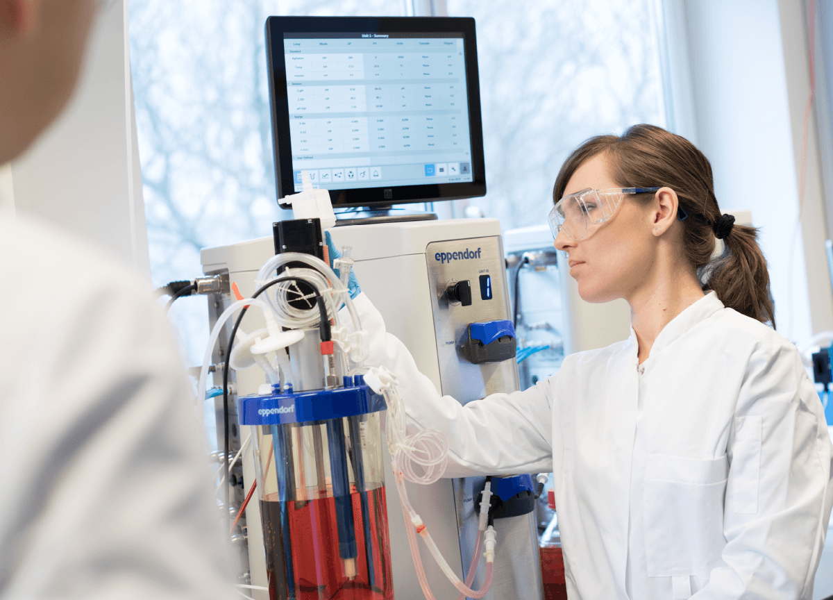 Featured image_Whitepaper  4 large-scale manufacturing